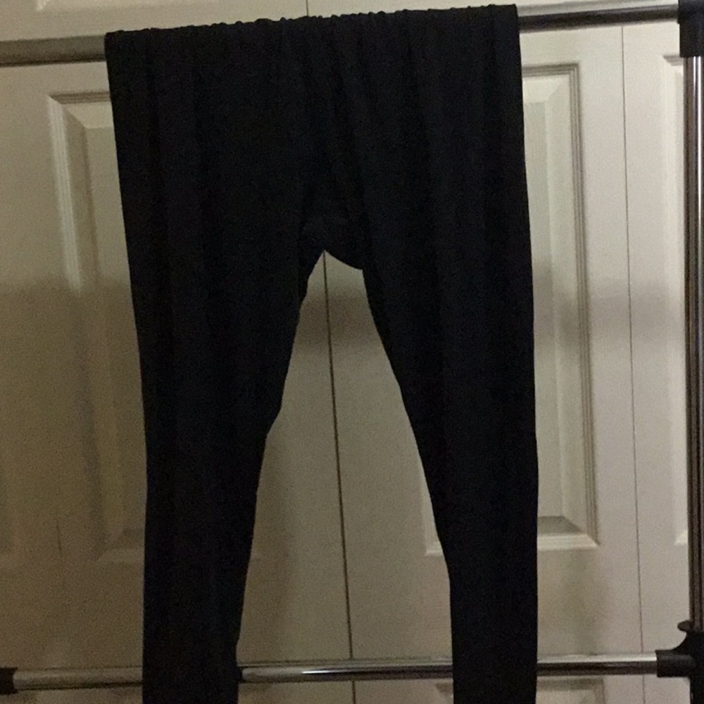 Women’s black leggings